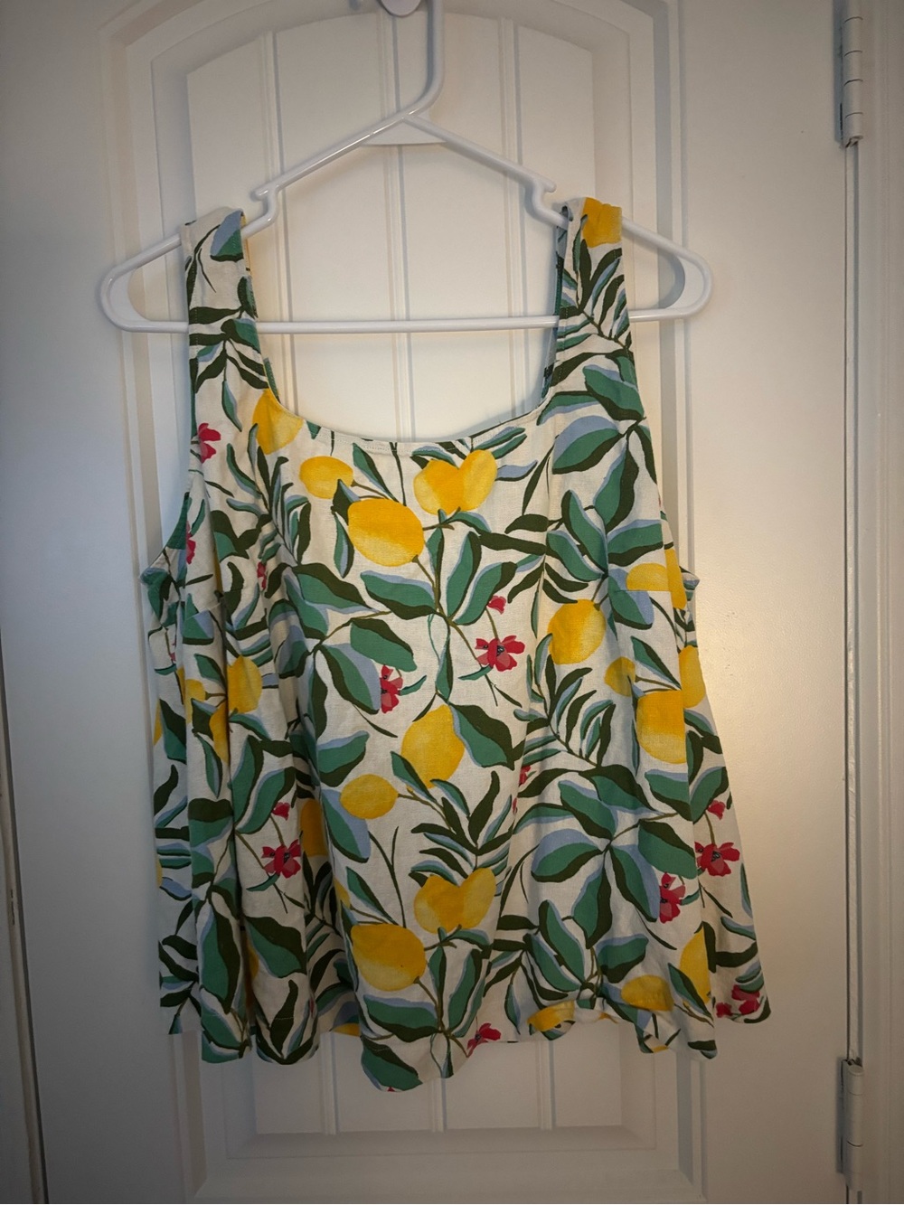 Ava & Viv White Lemon Print Tank Top with Green Leaves